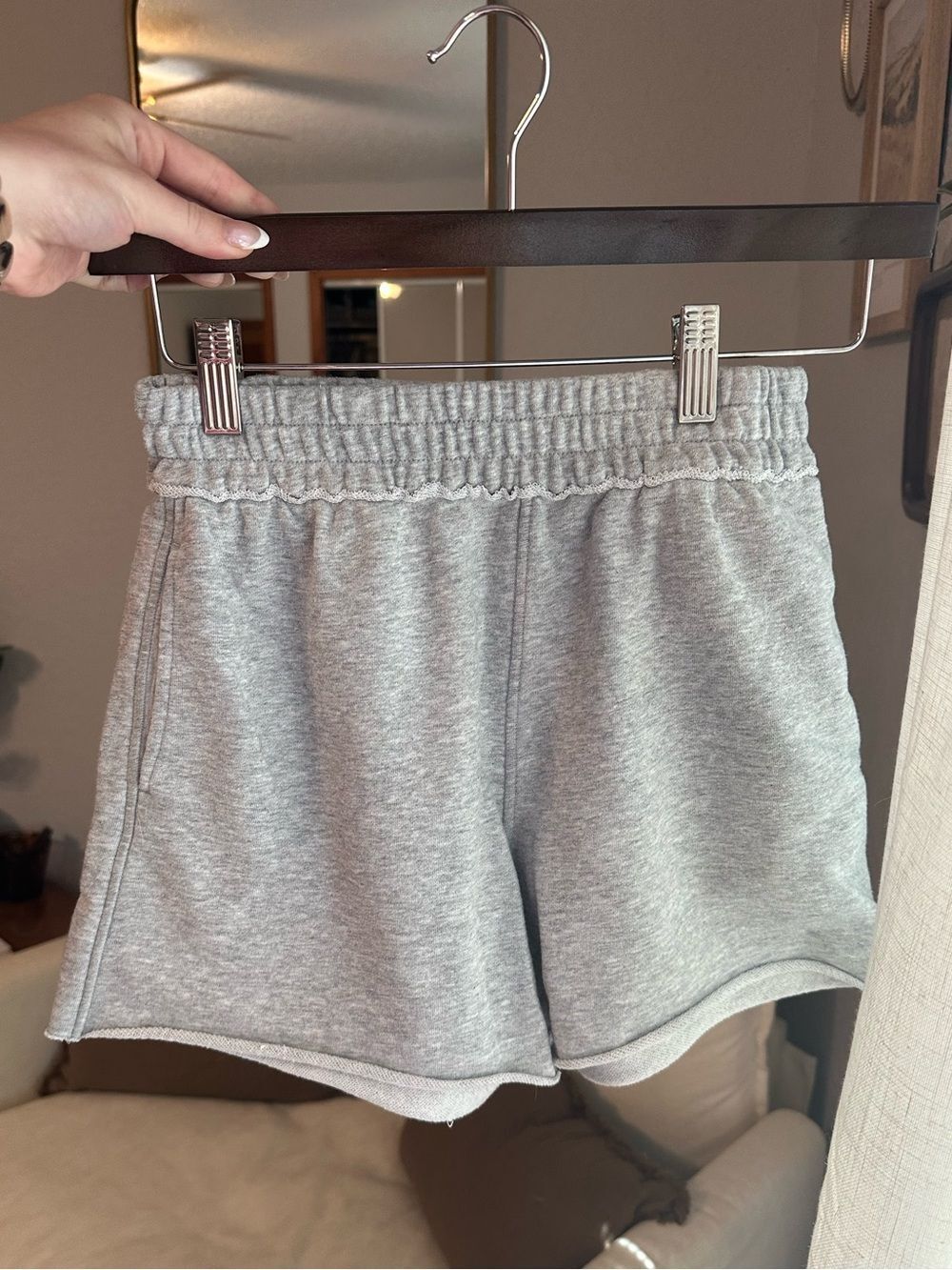 ✨3/$10✨ H&M Light Grey Elastic-Waist Athletic Shorts